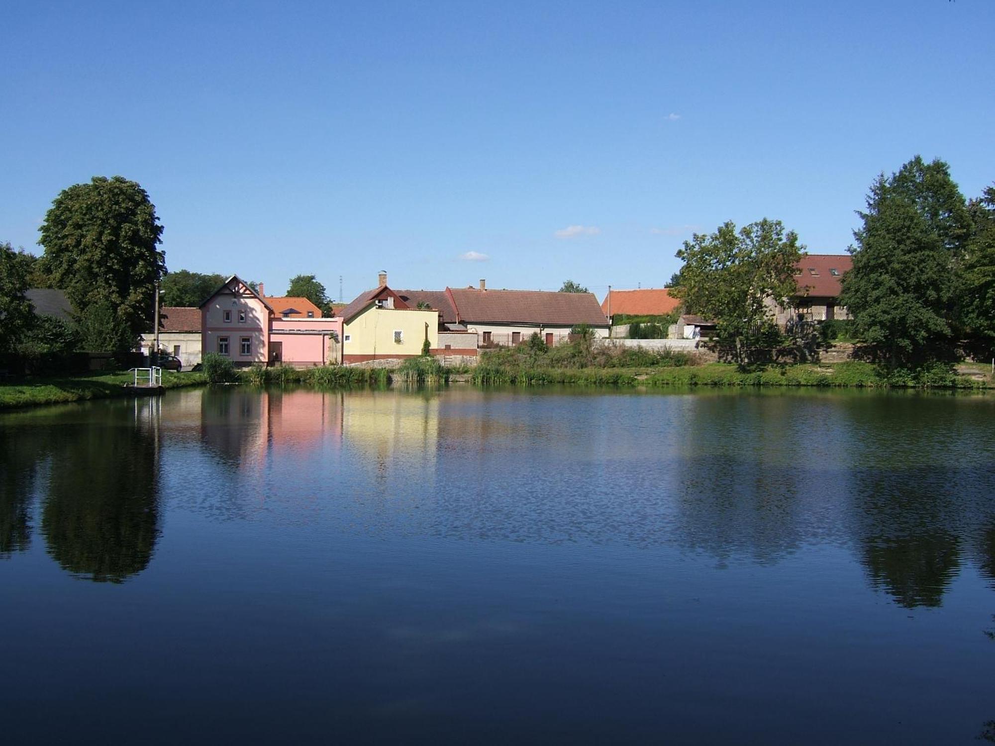 Penzion V Roklich & Apartmens V Roklich Říčany Exterior foto