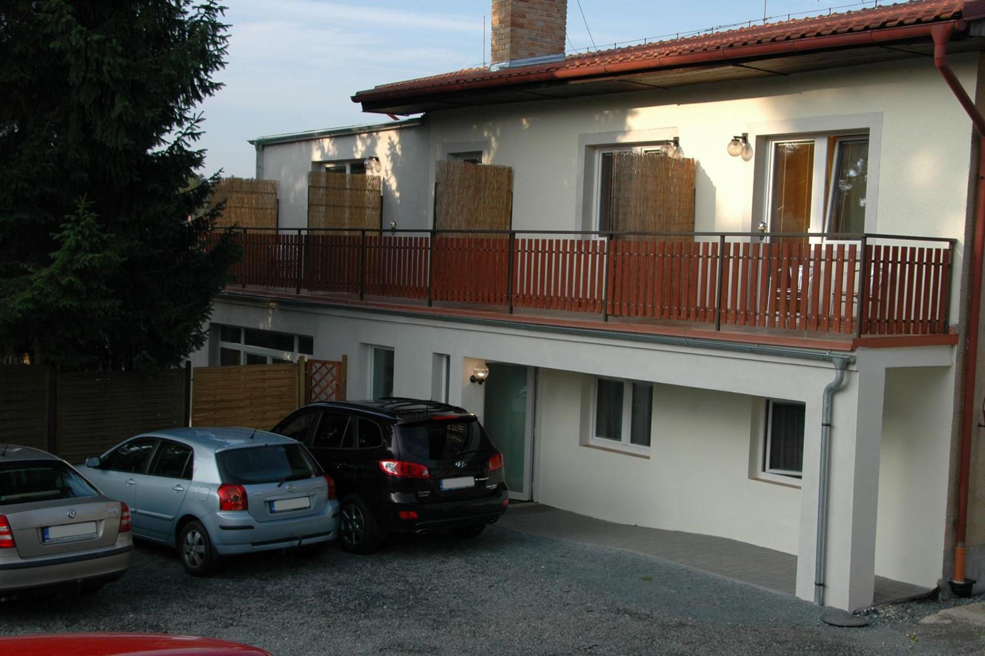 Penzion V Roklich & Apartmens V Roklich Říčany Exterior foto